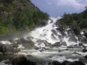 800px-Uchar Waterfalls.jpg